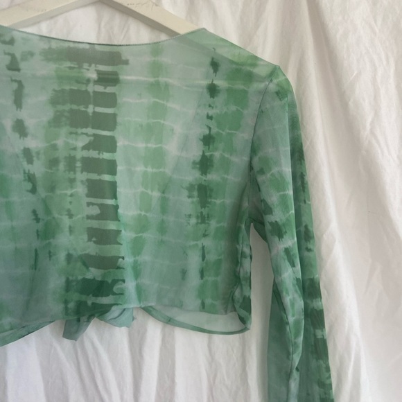 Green Groovy Cropped Tie Dye Long sleeve Top Size Small - Picture 11 of 11